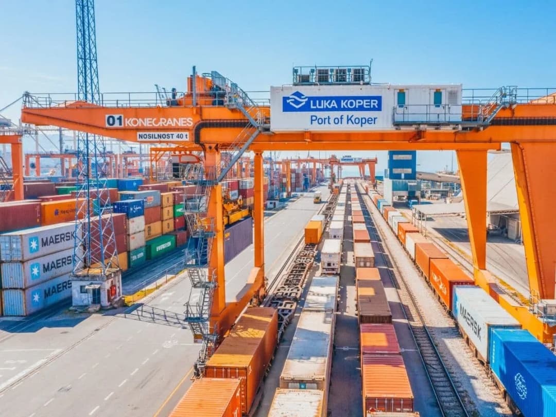 Transport morski przez port Koper